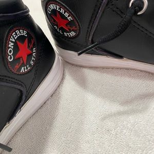 Chucks size 6men 8woman used like new condition.